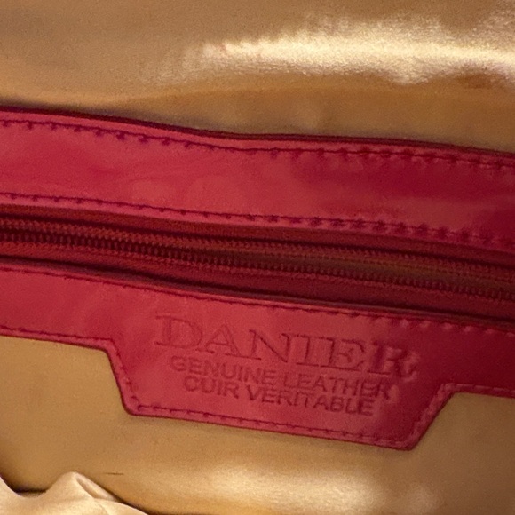 Danier Fuchsia Leather clutch - Picture 3 of 6